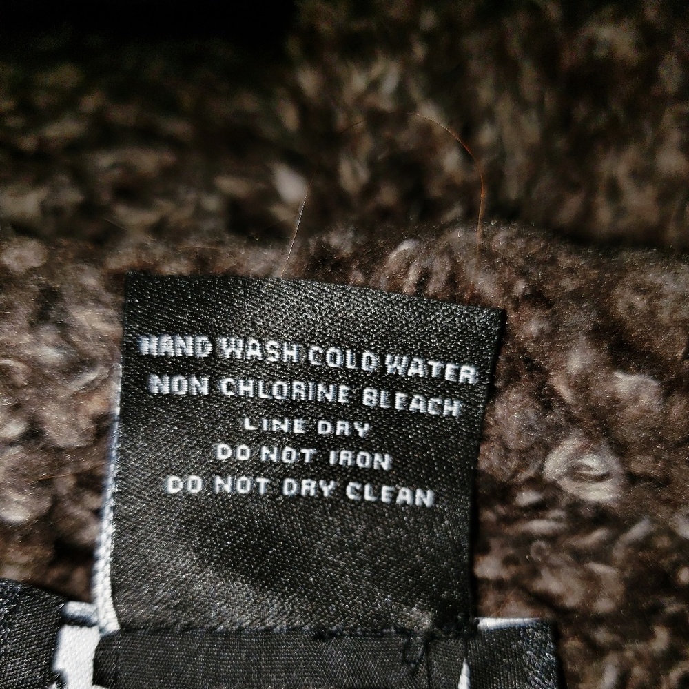 Frazzle Faux Fur Vest - Picture 5 of 5